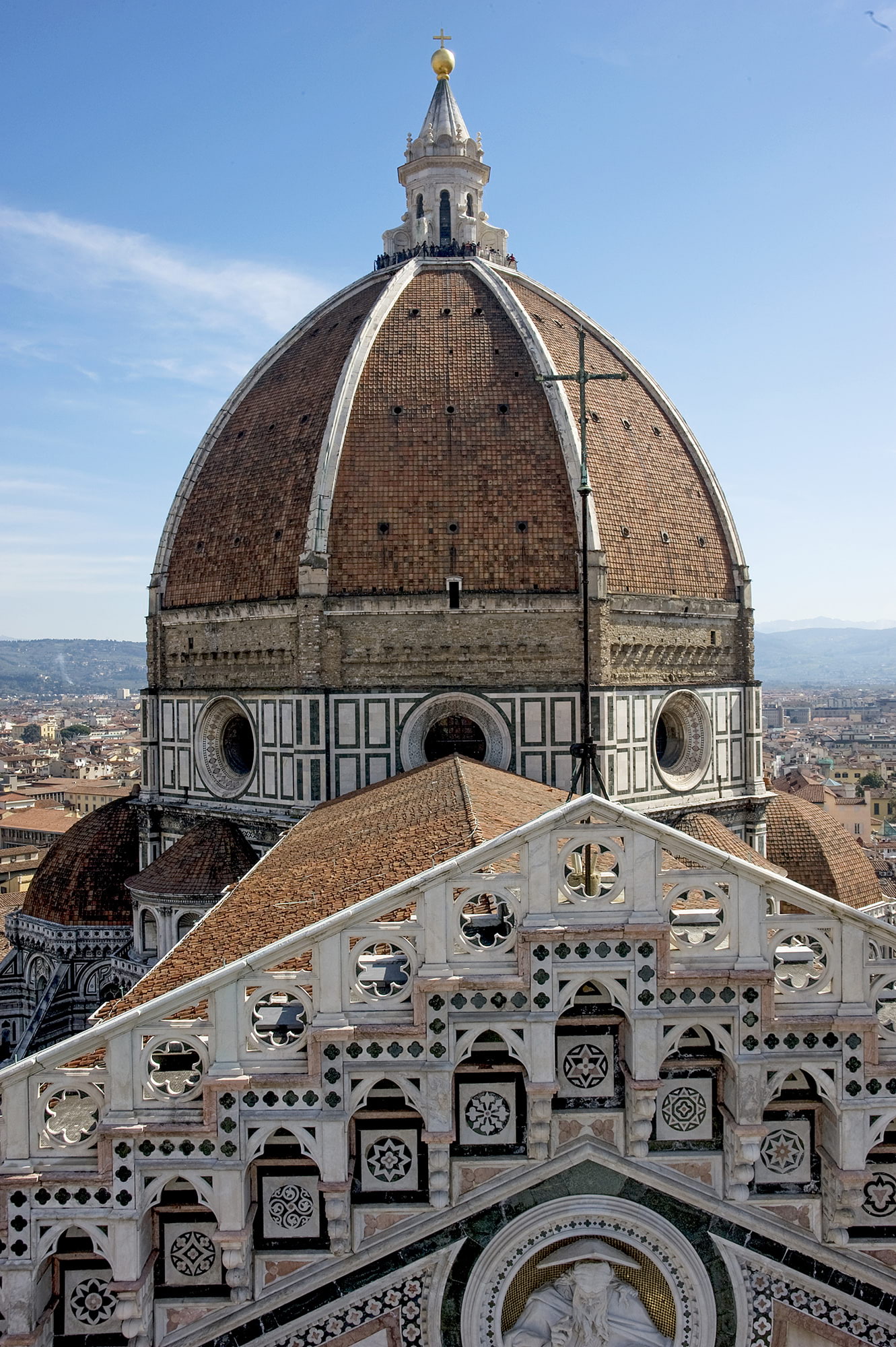 Cupola del Duomo vista frontalmente alla facciata