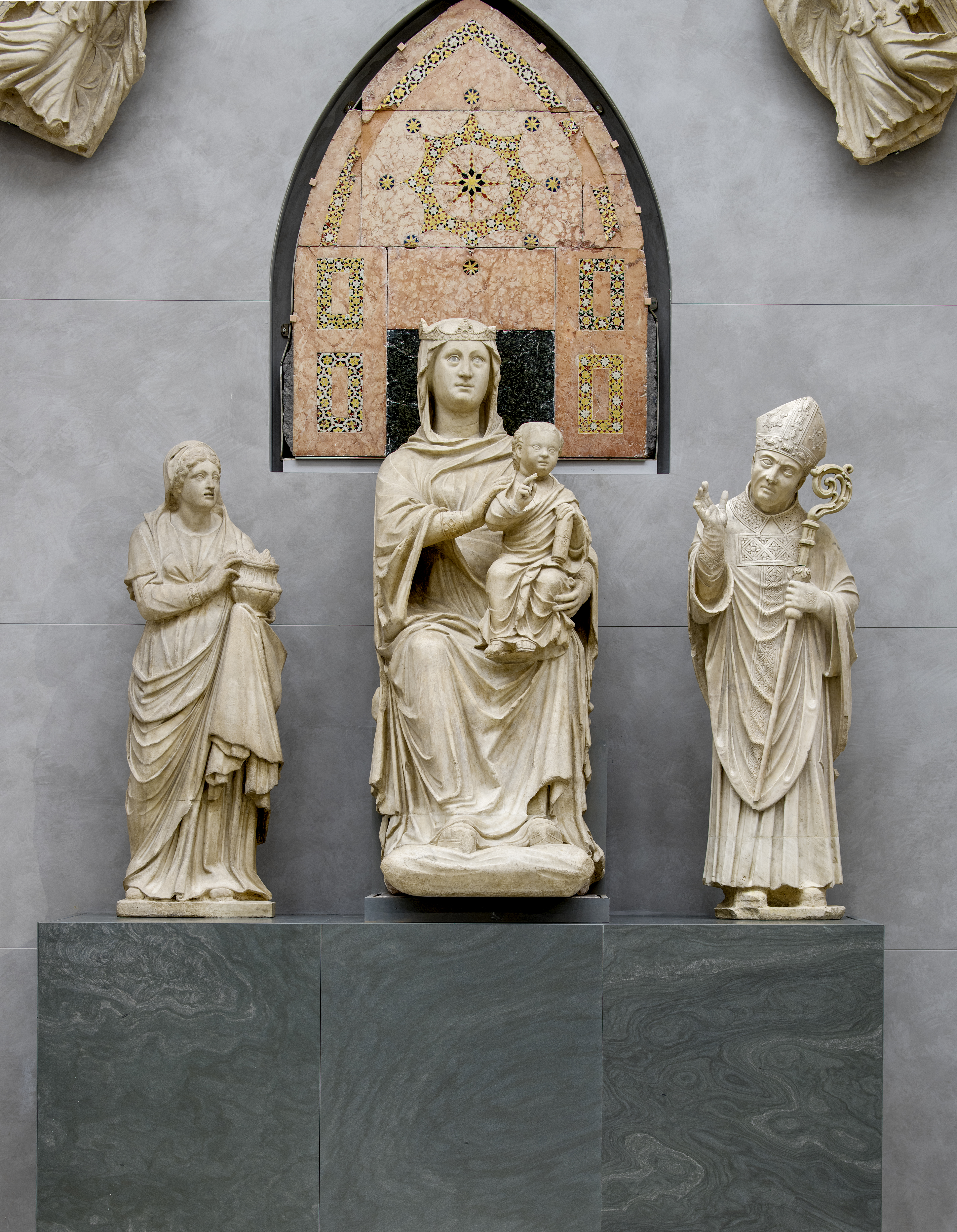 Arnolfo di Cambio, Madonna con gli occhi di vetro con San Zanobi e Santa Reparata_AQN1636