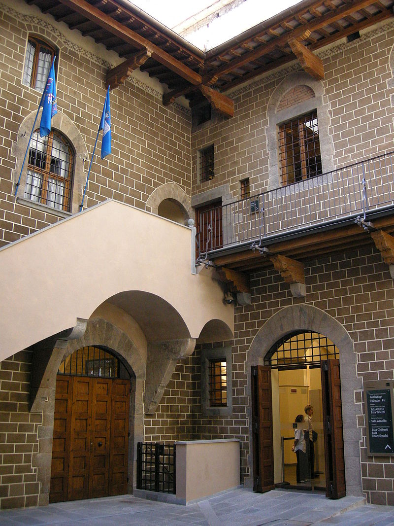 Opera_di_san_giovanni,_cortile_interno