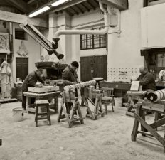 Scalpellini al lavoro nella Bottega
